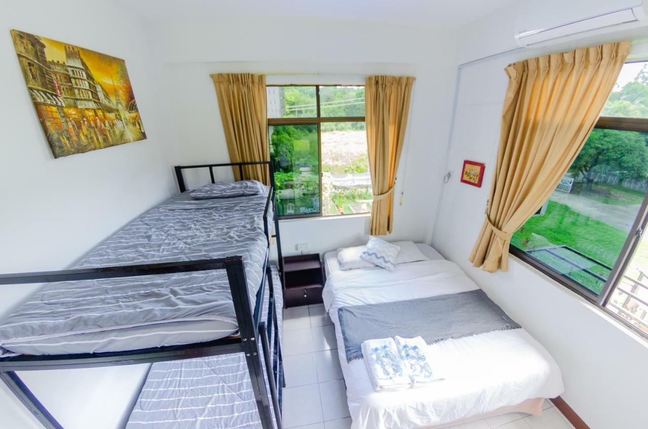 Poni Homestay Muara Exterior foto